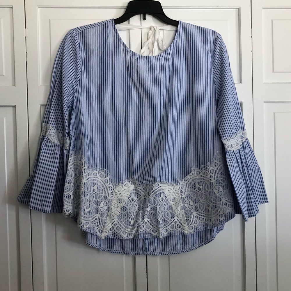 Striped lace bell sleeve top size medium